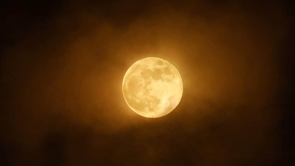 article Super Full Moon in Capricorn: Time of Maturation