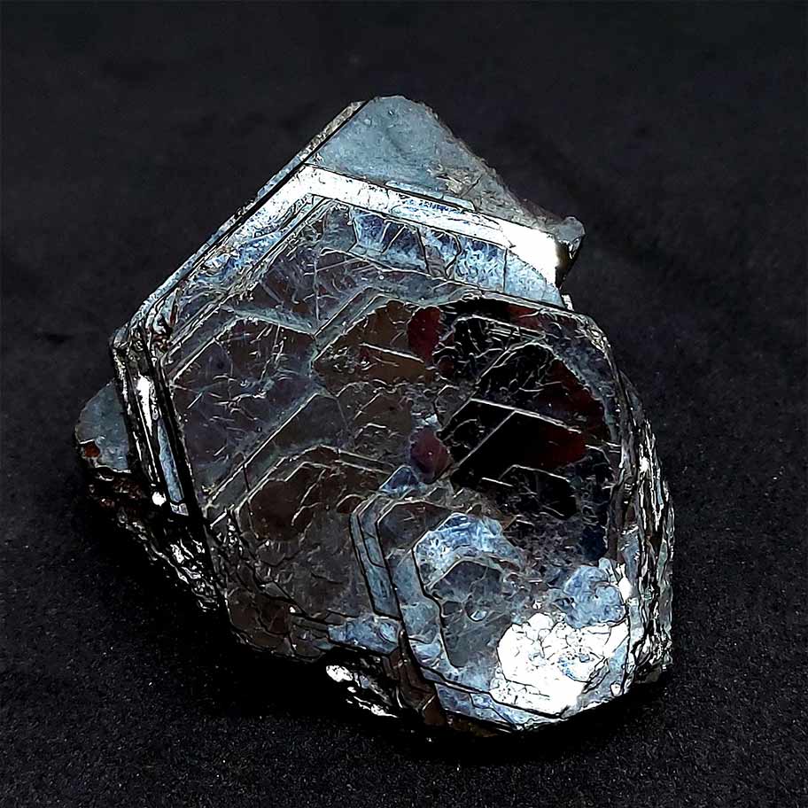 Crystal Hematite Connection Item