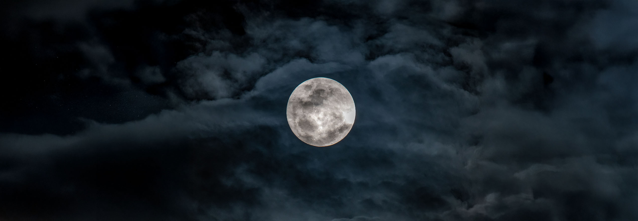 article Super Full Moon in Gemini: the Last Full Moon of 2025